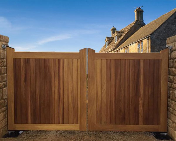 Manor Bespoke Gate