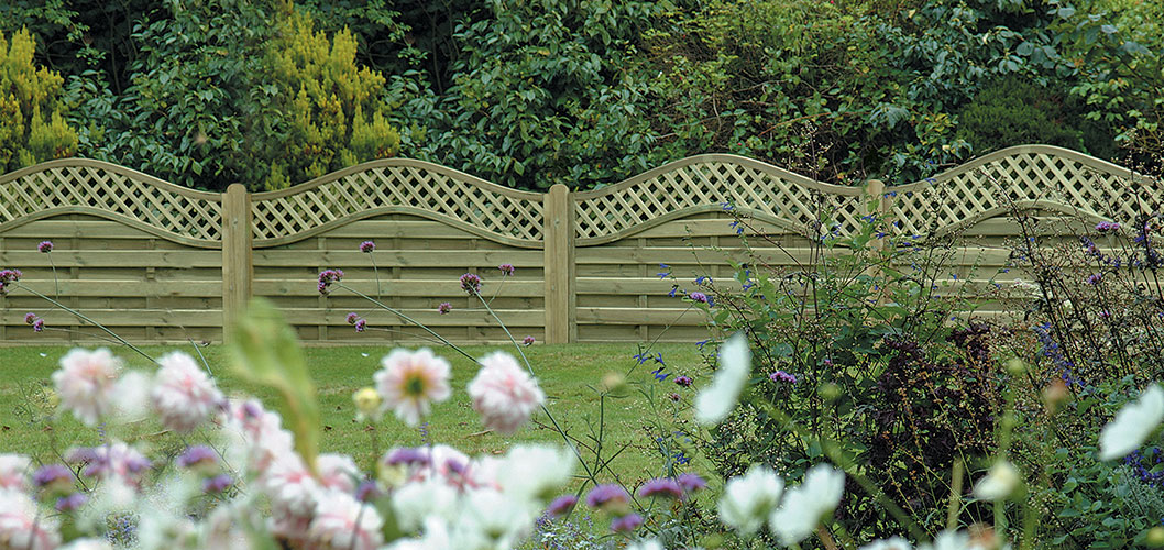 Garden fence panels with wave design and intergrated trellis